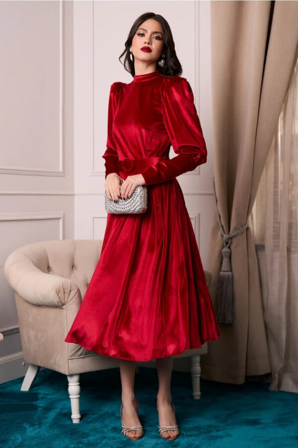 rochie din catifea rosie cu umeri bufanti rochie din catifea rosie cu umeri bufanti