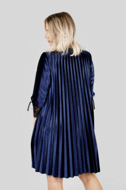 rochie lejera din catifea cu dantela