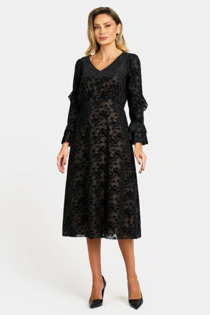 rochie in clos din voal brodat cu catifea