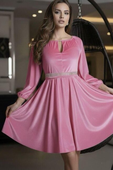 rochie eleganta catifea roz cu maneci clopot